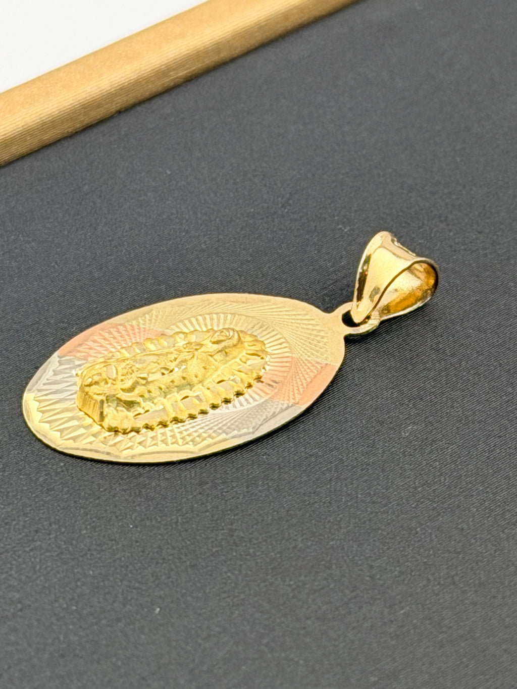 10k gold Virgin Mary pendant - 3 tone gold virgencita | Medallas de oro 10k virgencita